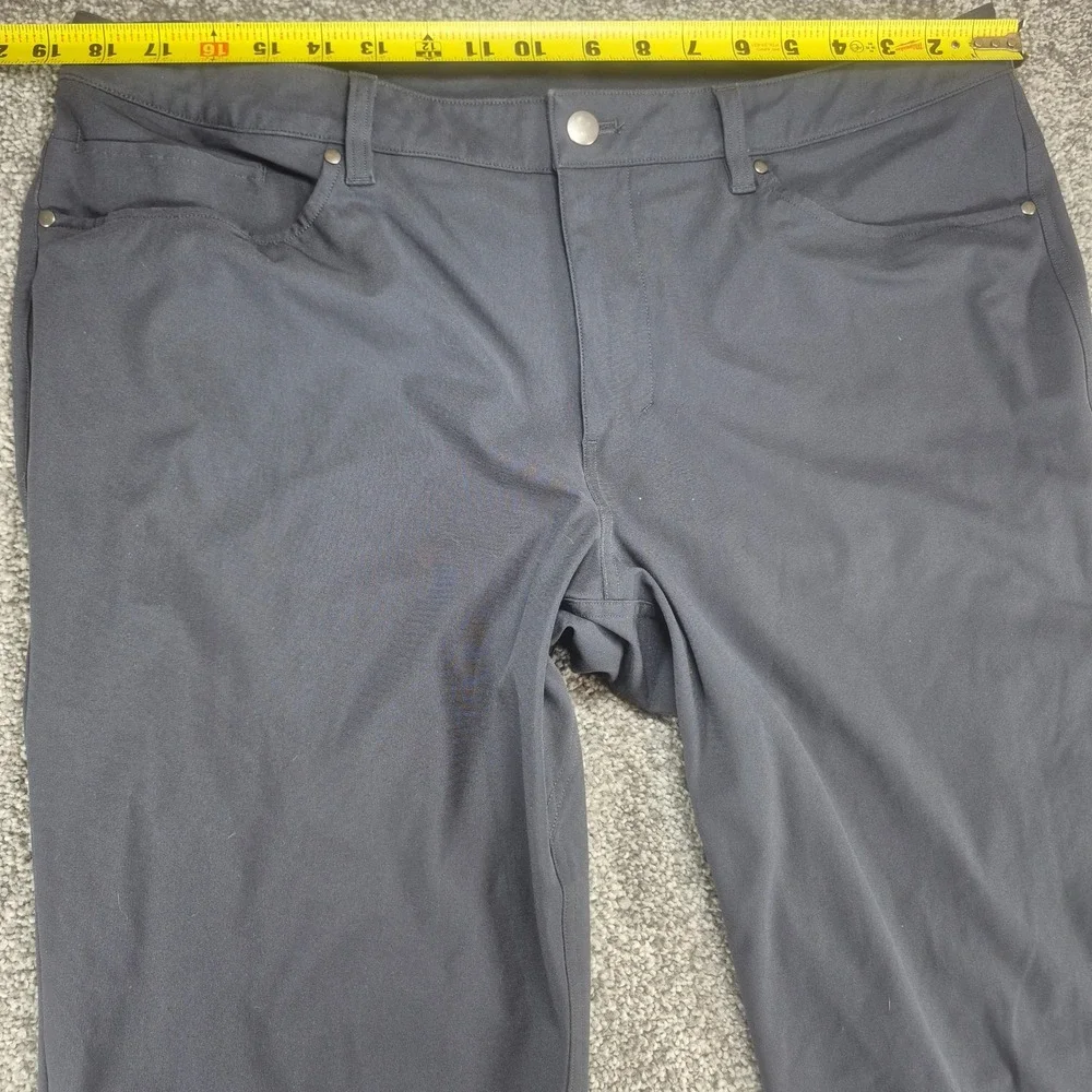 lululemon athletica *note small